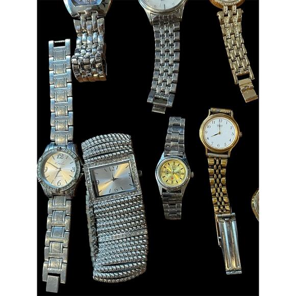 Lot of 22 Wrist Watches Various Brands, Not working (Need Batteries) - Picture 8 of 13